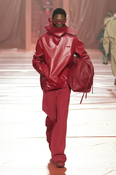 Look 10